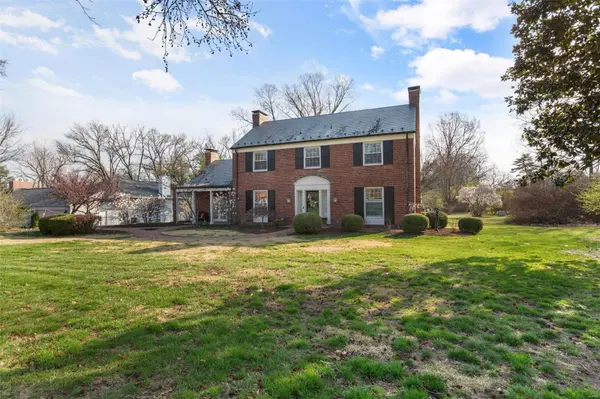 1800 Deer Creek LN, Ladue, MO 63124