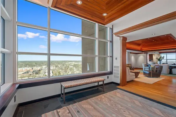 8025 Maryland AVE #15A, Clayton, MO 63105