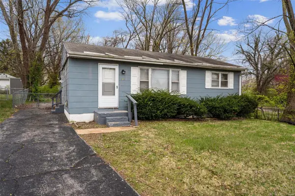 190 Anistasia DR, St Louis, MO 63135