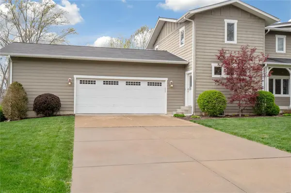 11700 Fawnridge DR, Des Peres, MO 63131