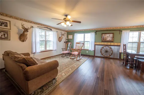 5753 Pike 456, Curryville, MO 63339