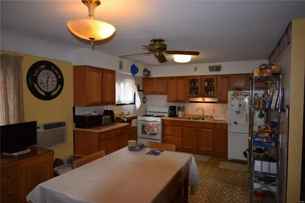 5512 Robert RD, High Ridge, MO 63049