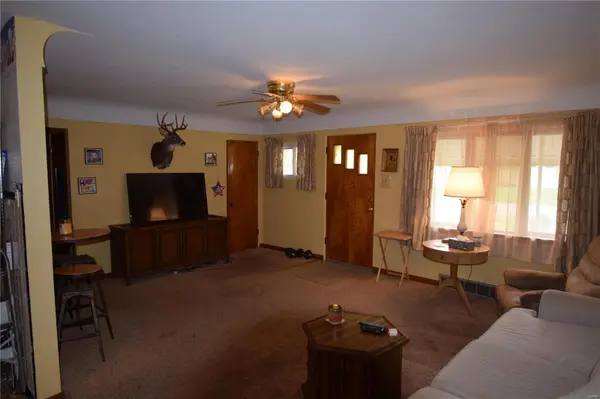 5512 Robert RD, High Ridge, MO 63049