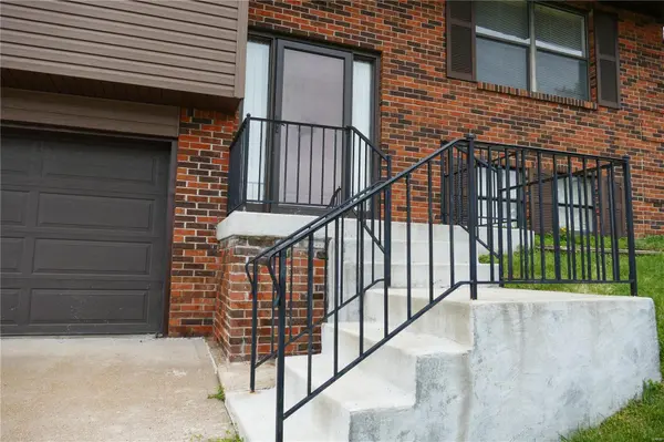 6014 Clearview DR, House Springs, MO 63051