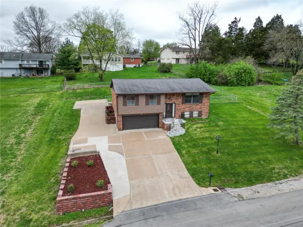 6014 Clearview DR, House Springs, MO 63051
