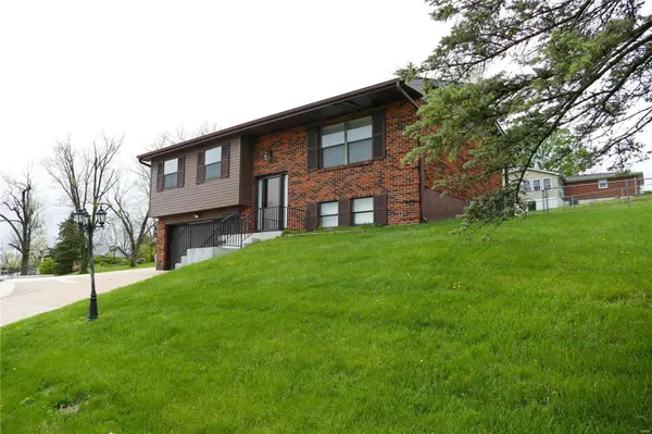6014 Clearview DR, House Springs, MO 63051