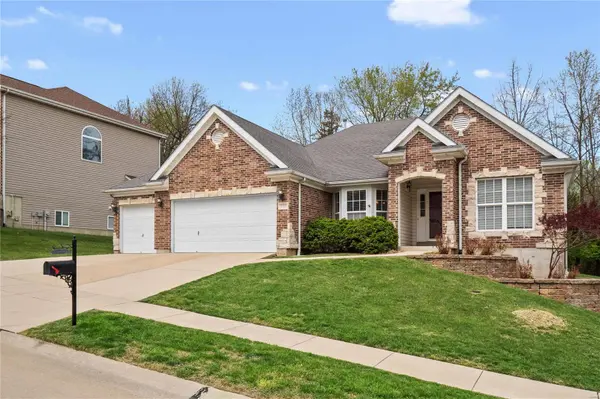 933 Green Arbor DR, Fenton, MO 63026