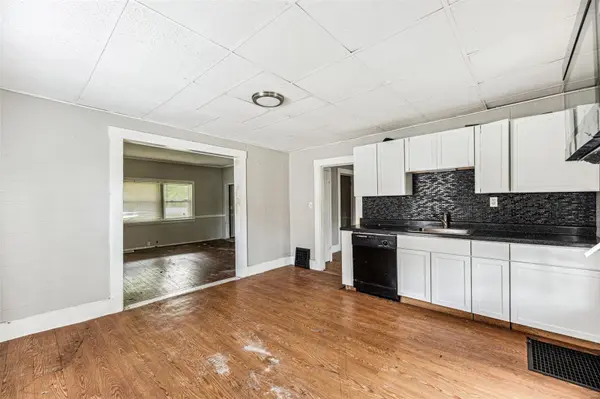 9765 Diamond DR, St Louis, MO 63137
