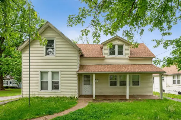 9765 Diamond DR, St Louis, MO 63137