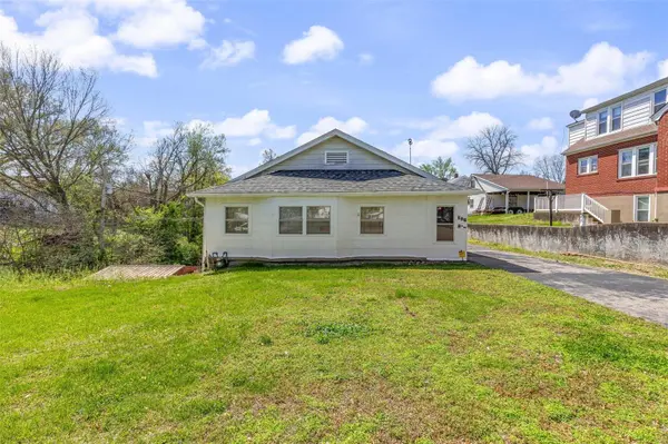 106 8th ST, Crystal City, MO 63019