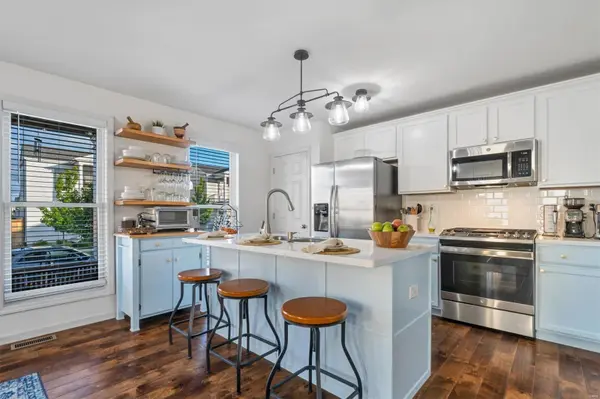 4024 Freehold Rock DR, St Charles, MO 63301