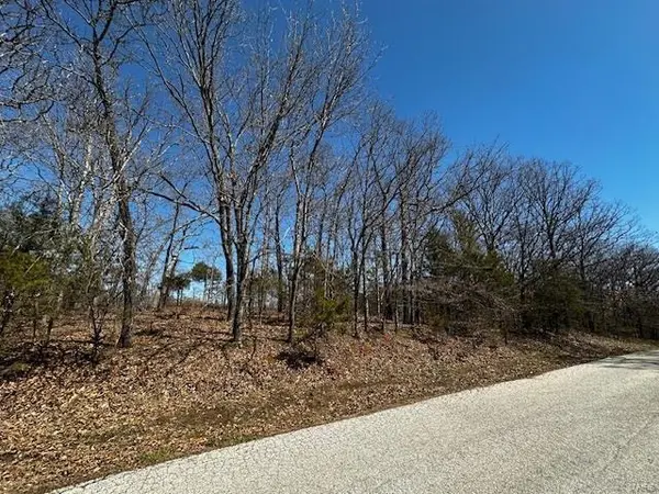 6045 Richmond DR, Hillsboro, MO 63050