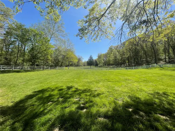 8115 Graham Rd, Cedar Hill, MO 63016