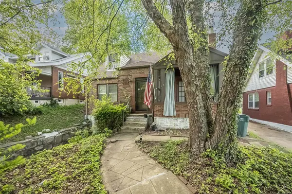 3629 Pine Grove AVE, St Louis, MO 63121