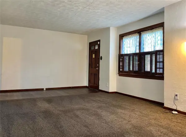 8 Saint Thomas CT, Florissant, MO 63031