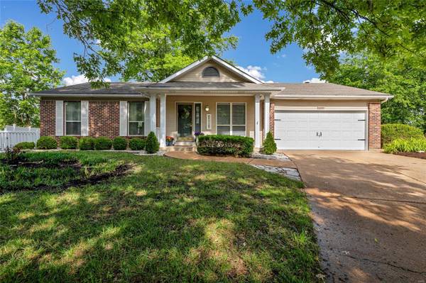 3061 Arrowhead Point DR, St Louis, MO 63129