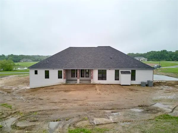 321 Lakeland Ct, Defiance, MO 63341
