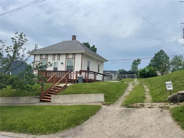 653 N Hawkins AVE, Hannibal, MO 63401