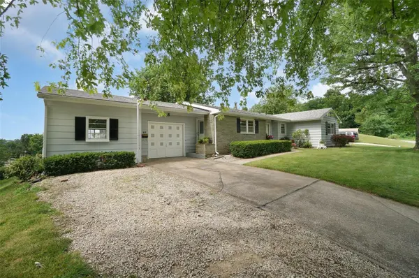 808 River Ridge RD, Louisiana, MO 63353