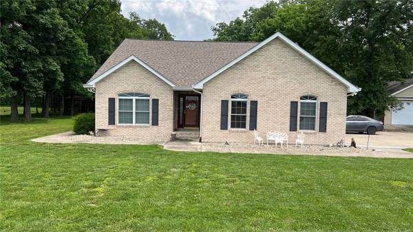 10640 Barth's Lake RD, Bunker Hill, IL 62014
