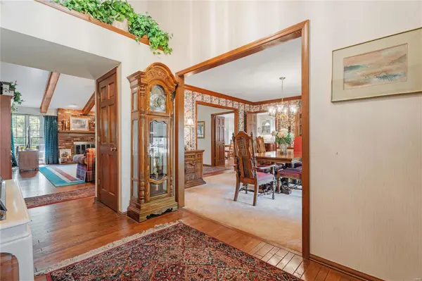 2436 Capitol Landing DR, Chesterfield, MO 63017