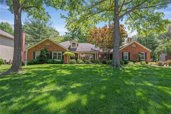 2436 Capitol Landing DR, Chesterfield, MO 63017