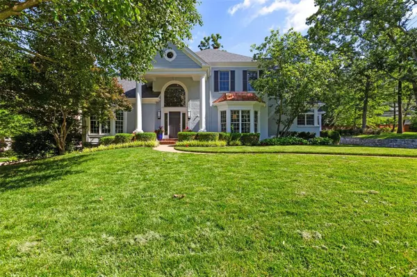 27 Deer Creek Woods, Ladue, MO 63124