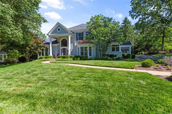 27 Deer Creek Woods,  Ladue,  MO 63124