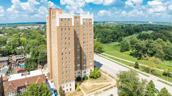 625 S Skinker BLVD #902, St Louis, MO 63105