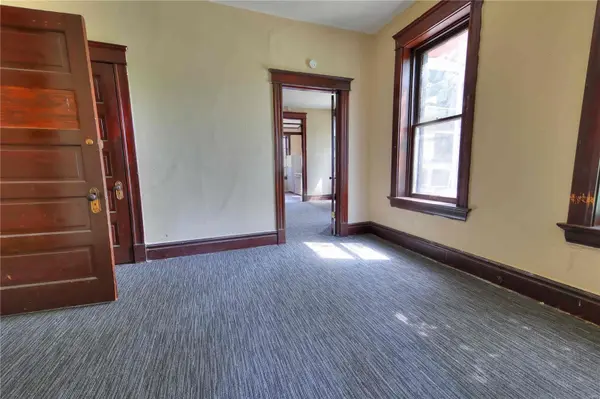2001 Chippewa ST, St Louis, MO 63118
