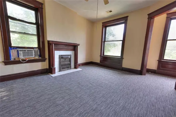 2001 Chippewa ST, St Louis, MO 63118