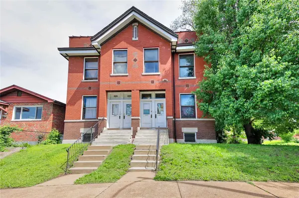 2001 Chippewa ST, St Louis, MO 63118