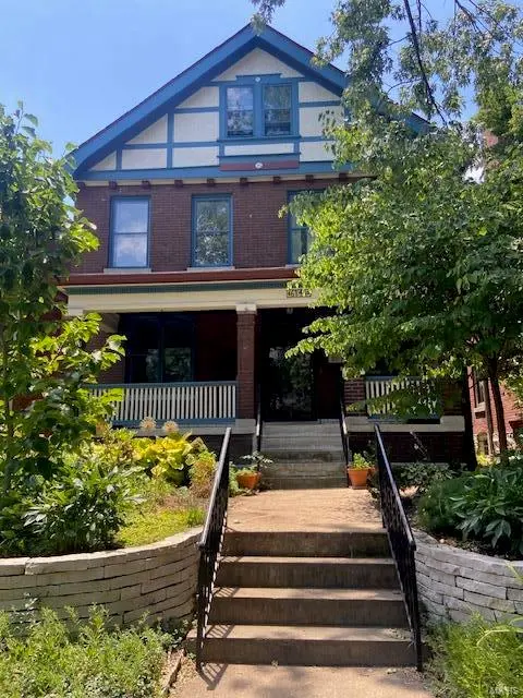 6148 McPherson AVE, St Louis, MO 63112