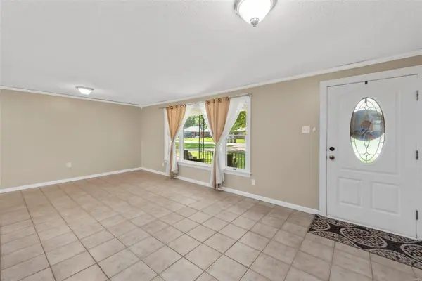 11 Hazelwood CT, Hazelwood, MO 63042