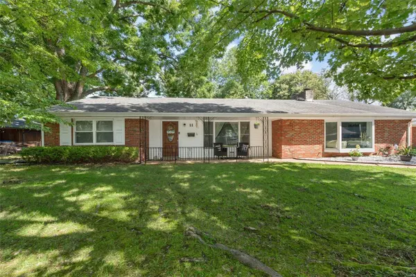 11 Hazelwood CT, Hazelwood, MO 63042
