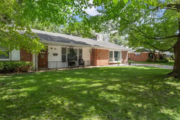 11 Hazelwood CT, Hazelwood, MO 63042