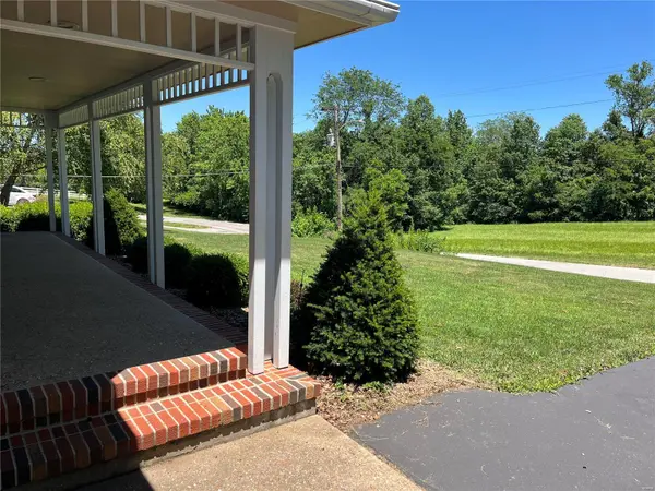 215 Clark DR, Troy, MO 63379
