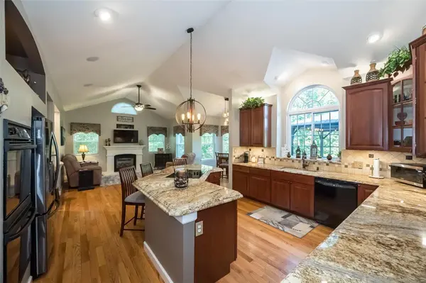 5041 Oak Bluff DR, High Ridge, MO 63049