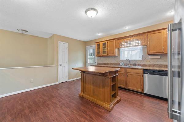 1094 Eagle Nest DR, Festus, MO 63028