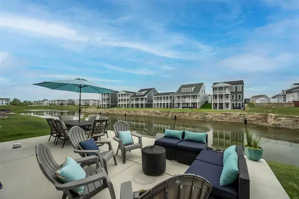 1072 Dyess Way, St Charles, MO 63301