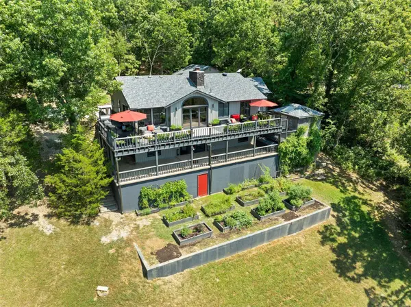 245 Panorama Pt, Blue Eye, MO 65611