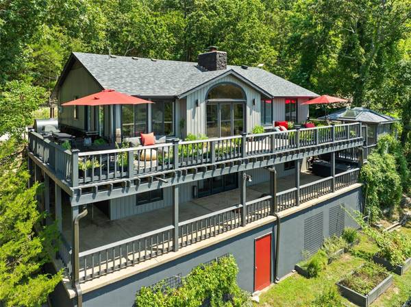 245 Panorama Pt, Blue Eye, MO 65611