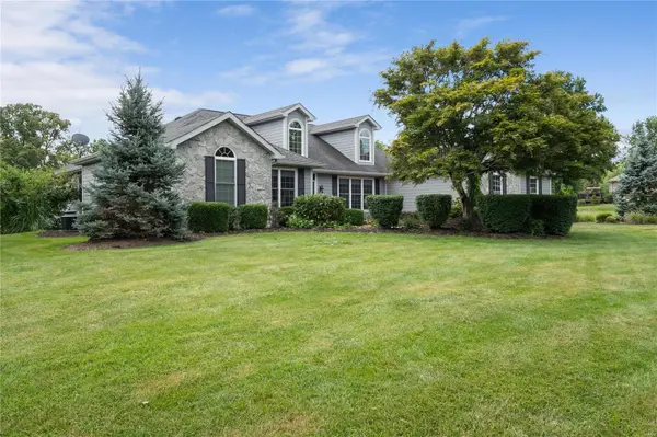 1374 Lakeway DR, Defiance, MO 63341