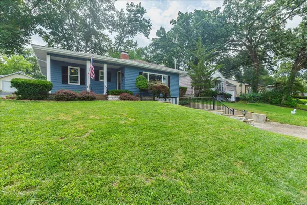 2450 Cecelia AVE, Brentwood, MO 63144
