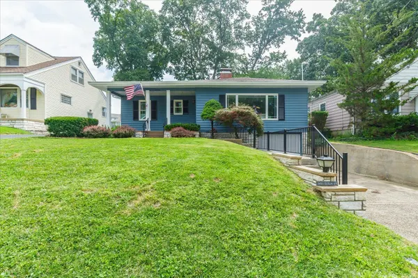 2450 Cecelia AVE, Brentwood, MO 63144