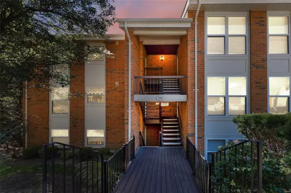 1920 Hunting Lake CT #102, St Louis, MO 63122