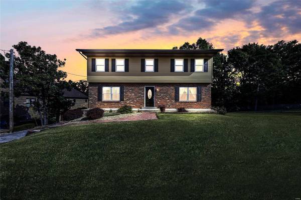 3135 Yaeger RD, St Louis, MO 63129