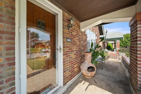 4236 Gertrude AVE, St Louis, MO 63116