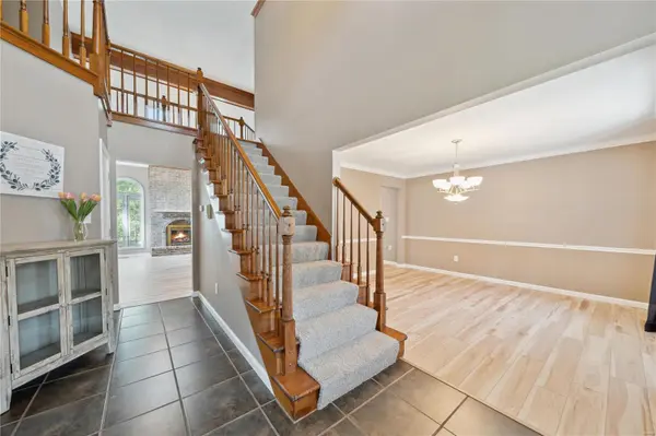 5715 Shining Day PL, St Louis, MO 63128