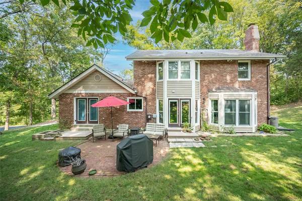 4200 Weatherton PL, St Charles, MO 63304